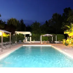 auberge-des-pins.fr-provencehotel.com/
